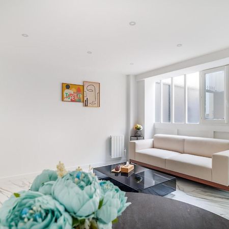 Spacious Flat For 4 People #1 アニエール エクステリア 写真